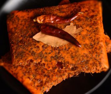 選擇重慶火鍋底料生產(chǎn)廠家的技巧有哪些？