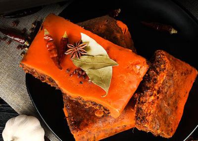 開(kāi)重慶火鍋店怎么選擇底料供應(yīng)商?