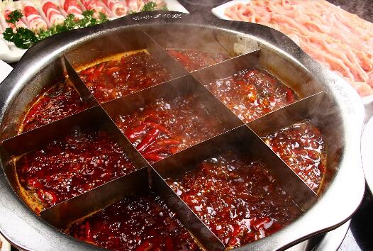 選擇正宗重慶火鍋底料牌子，不會(huì)炒料也能開(kāi)店！
